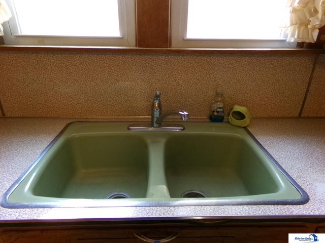 112 N Madison Avenue, Plymouth, NE 68424