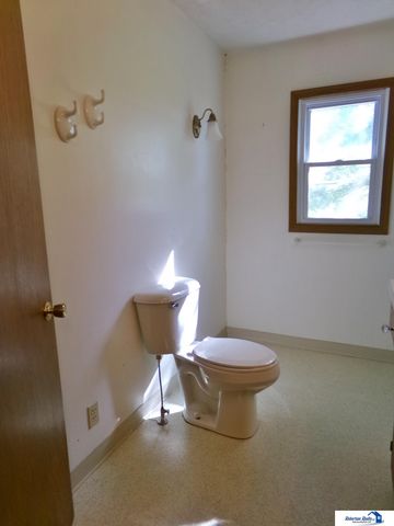 112 N Madison Avenue, Plymouth, NE 68424