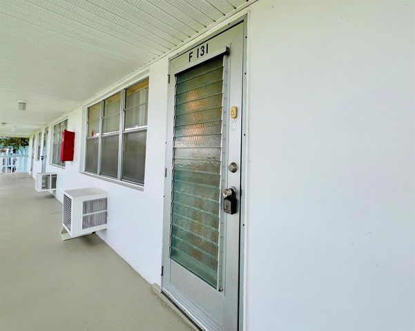 131 Camden F, West Palm Beach, FL 33417