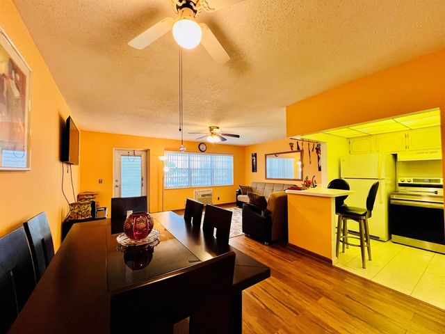 131 Camden F, West Palm Beach, FL 33417