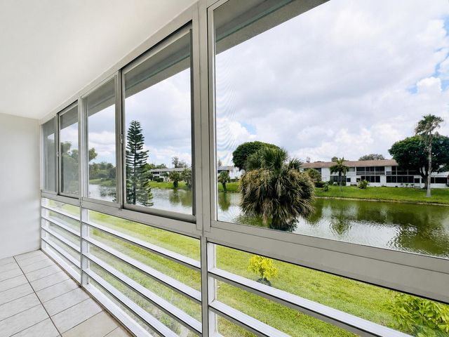 131 Camden F, West Palm Beach, FL 33417