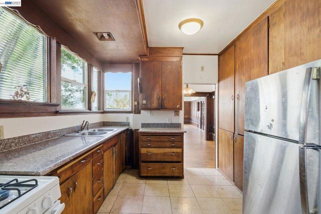 5315 Cole Street, Oakland, CA 94601