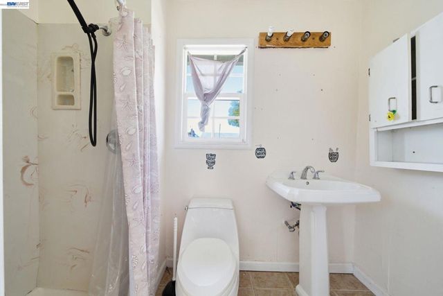 5315 Cole Street, Oakland, CA 94601