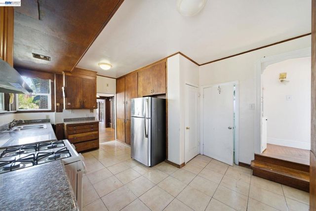 5315 Cole Street, Oakland, CA 94601