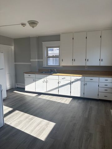 12 Capron Street 7, Attleboro, MA 02703