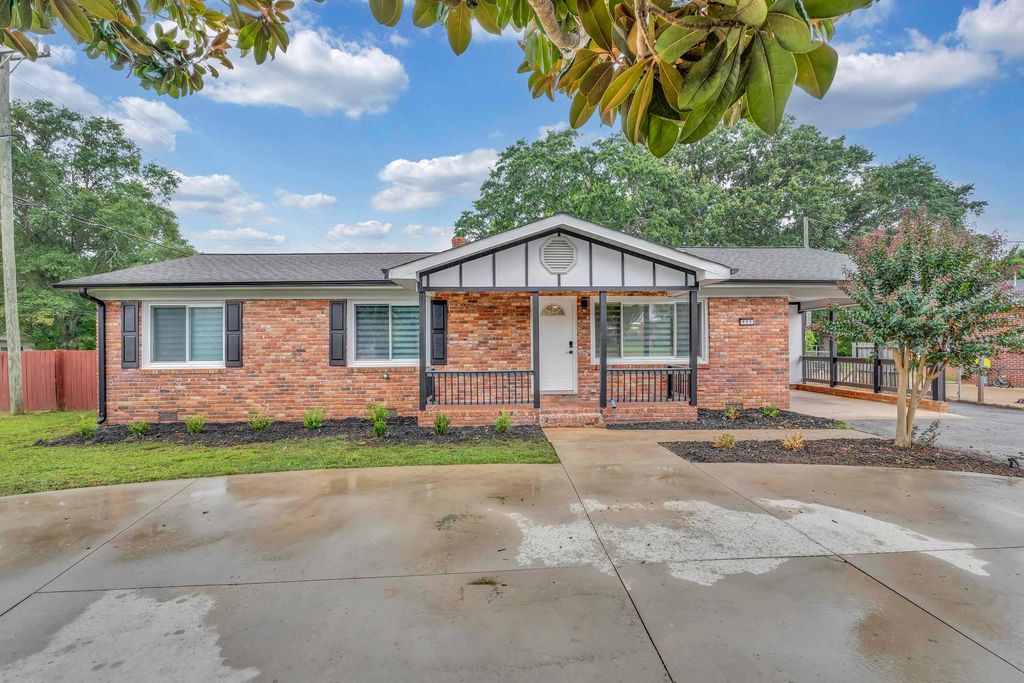 111 Keloy Street, Spartanburg, SC 29301