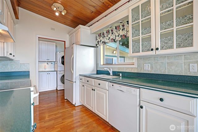 1246 SW Camano Drive, Camano Island, WA 98282