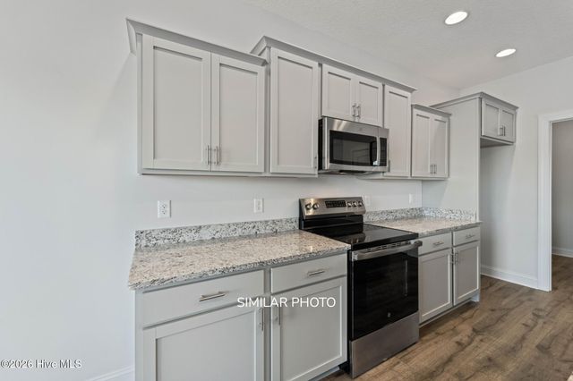 606 Barlowe Lane, Jacksonville, NC 28546