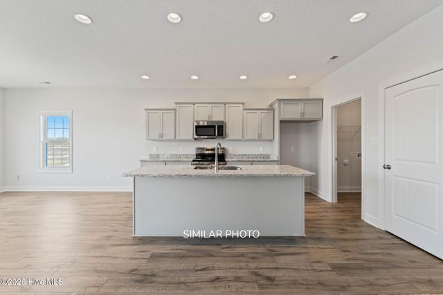 606 Barlowe Lane, Jacksonville, NC 28546