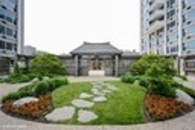 4250 N Marine Drive 2406, Chicago, IL 60613