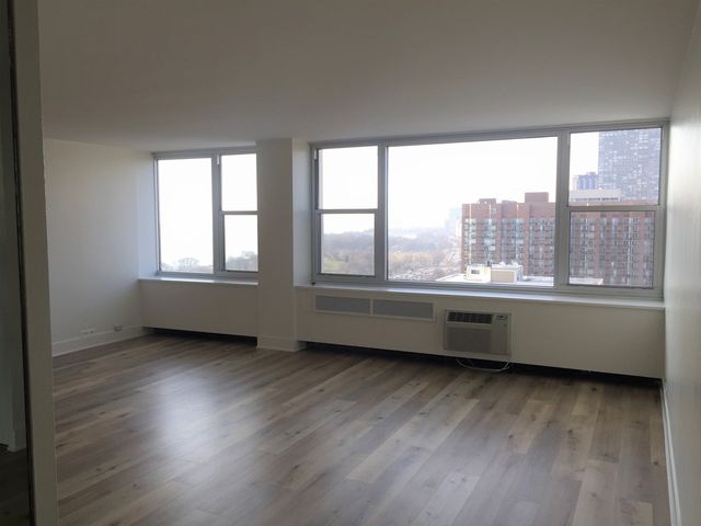 4250 N Marine Drive 2406, Chicago, IL 60613