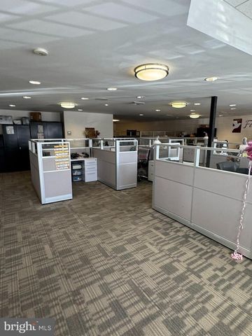 1465-B LANCASTER RD, Manheim, PA 17545