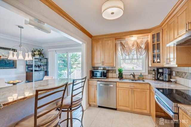 71 Crosby Avenue, Edison, NJ 08817