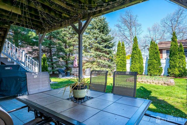 71 Crosby Avenue, Edison, NJ 08817