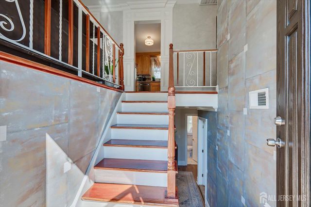 71 Crosby Avenue, Edison, NJ 08817
