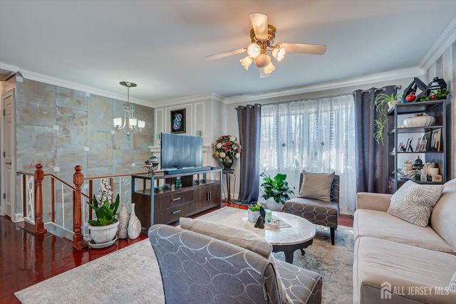 71 Crosby Avenue, Edison, NJ 08817