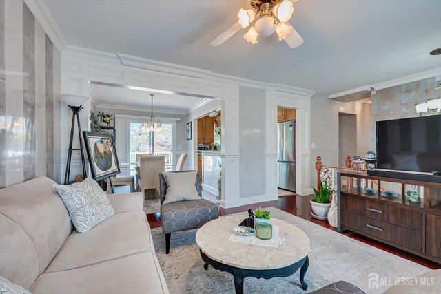 71 Crosby Avenue, Edison, NJ 08817
