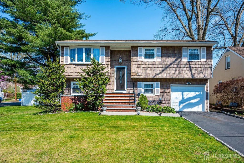 71 Crosby Avenue, Edison, NJ 08817