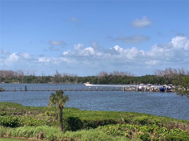 6082 SE Landing Way 10, Stuart, FL 34997