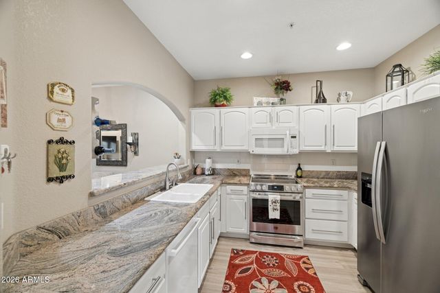 7021 E EARLL Drive 101, Scottsdale, AZ 85251