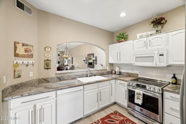 7021 E EARLL Drive 101, Scottsdale, AZ 85251