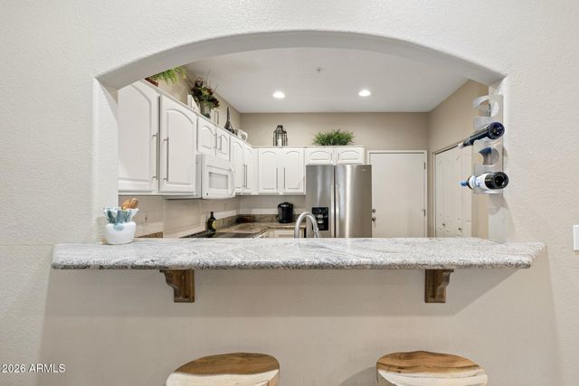 7021 E EARLL Drive 101, Scottsdale, AZ 85251