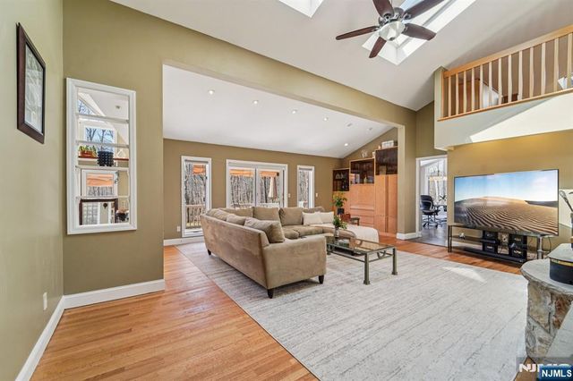 30 Ironia Mendham Road, Chester Township, NJ 07930