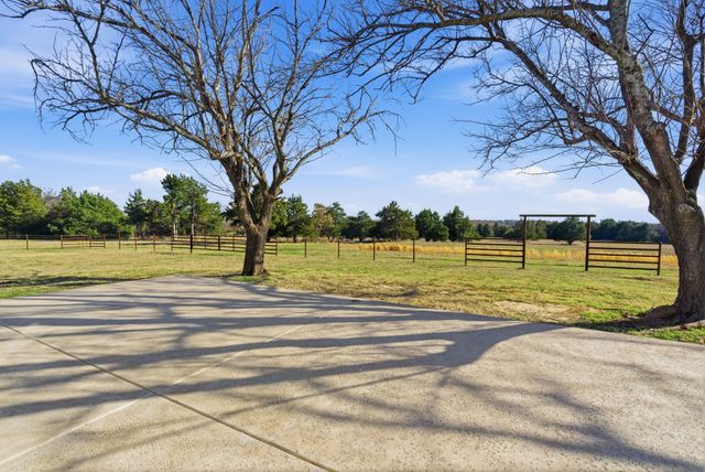 1778 County Road 217, Collinsville, TX 76233