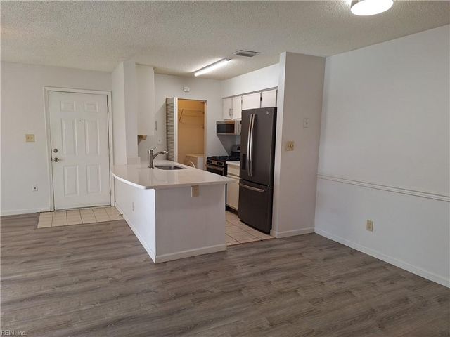 12851 Daybreak CIR, Newport News, VA 23602