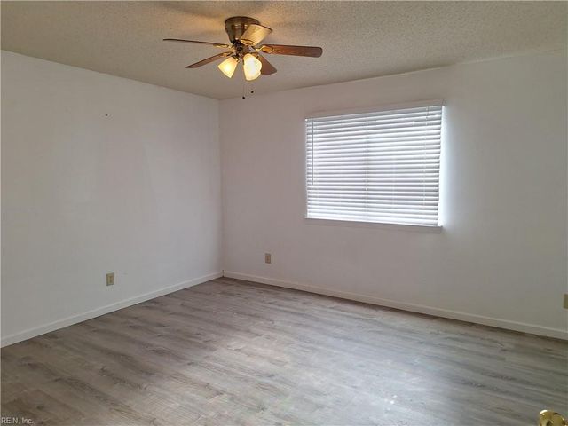 12851 Daybreak CIR, Newport News, VA 23602