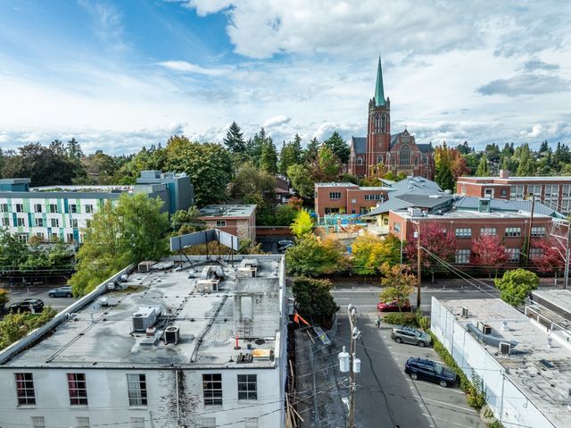 5039 11th Avenue NE, Seattle, WA 98109