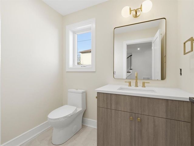 138A WEIGANDS LANE, Secaucus, NJ 07094