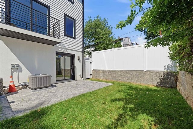 138A WEIGANDS LANE, Secaucus, NJ 07094