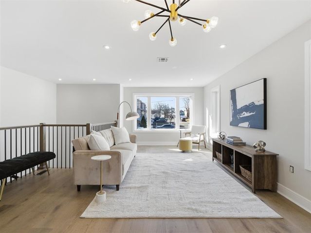 138A WEIGANDS LANE, Secaucus, NJ 07094