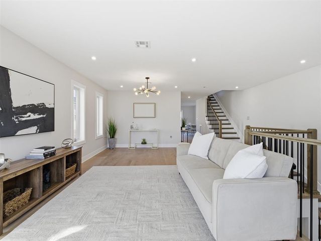 138A WEIGANDS LANE, Secaucus, NJ 07094