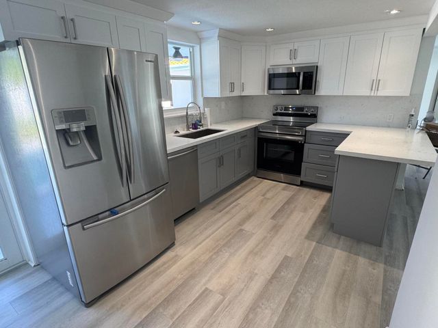 28 SW 9th Avenue, Boca Raton, FL 33486