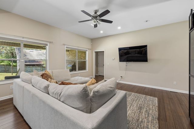 120 Rice Rd, Hendersonville, TN 37075