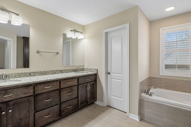 120 Rice Rd, Hendersonville, TN 37075