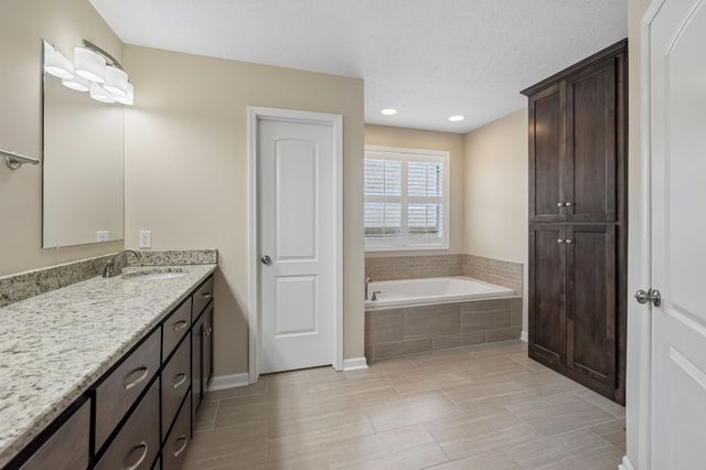 120 Rice Rd, Hendersonville, TN 37075