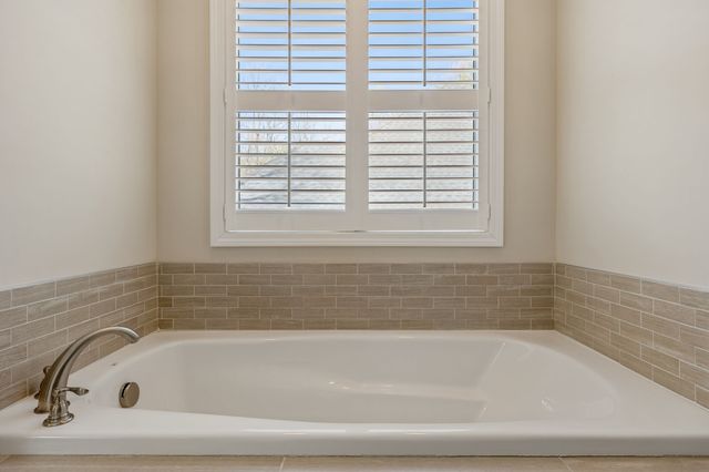 120 Rice Rd, Hendersonville, TN 37075