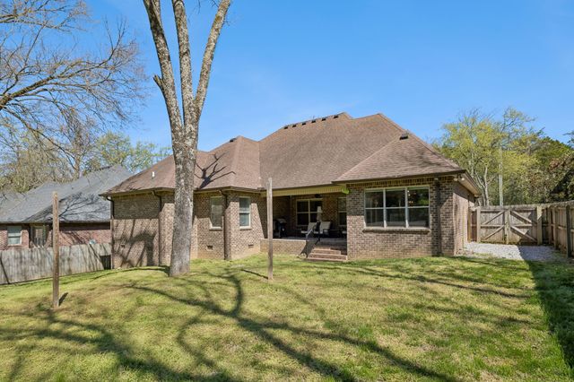 120 Rice Rd, Hendersonville, TN 37075