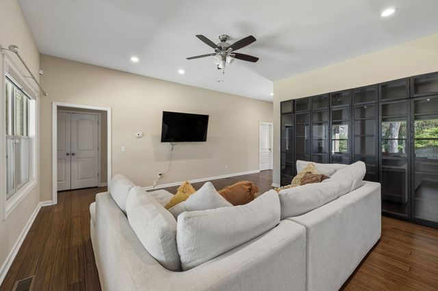 120 Rice Rd, Hendersonville, TN 37075