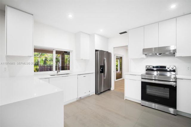 8265 SW 145th St, Palmetto Bay, FL 33158