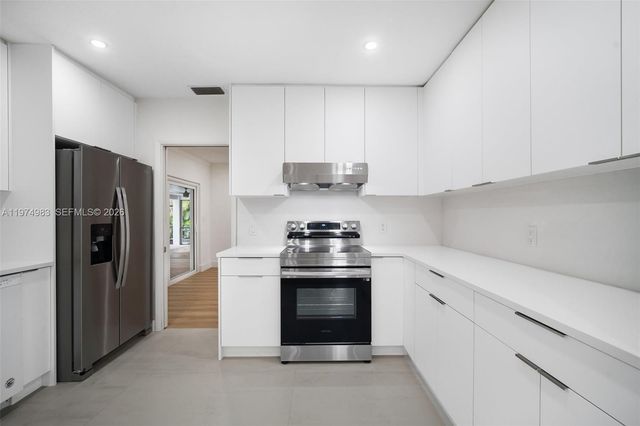 8265 SW 145th St, Palmetto Bay, FL 33158