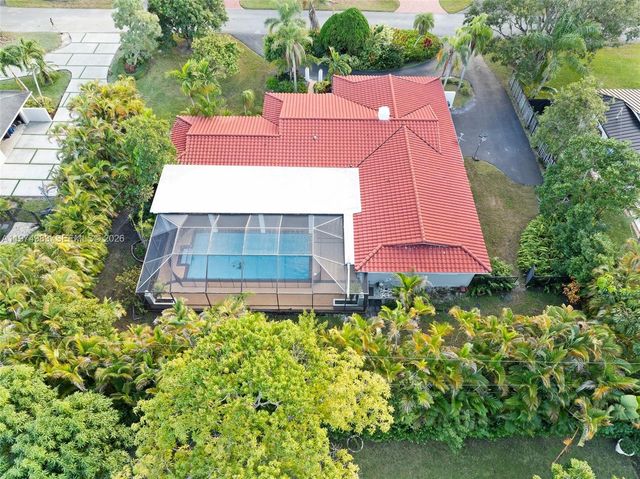 8265 SW 145th St, Palmetto Bay, FL 33158