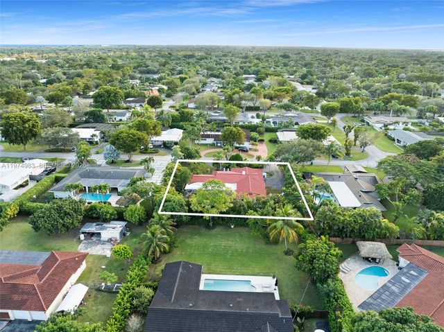 8265 SW 145th St, Palmetto Bay, FL 33158