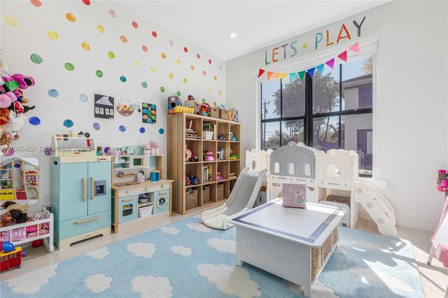 2775 SW 101st Ct, Miami, FL 33165