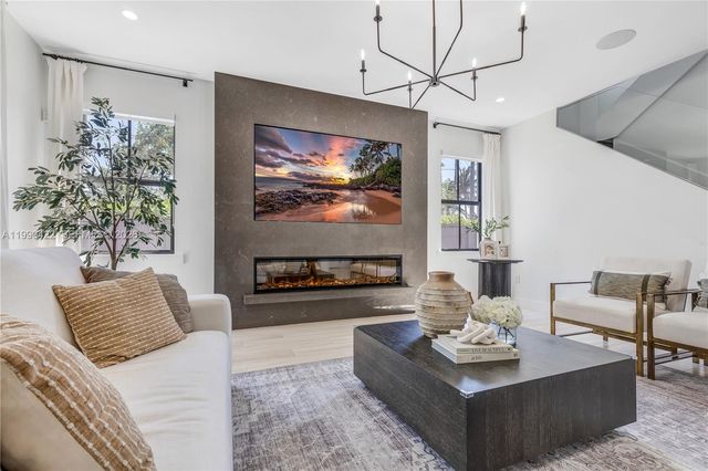 2775 SW 101st Ct, Miami, FL 33165