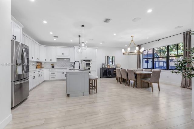 2775 SW 101st Ct, Miami, FL 33165