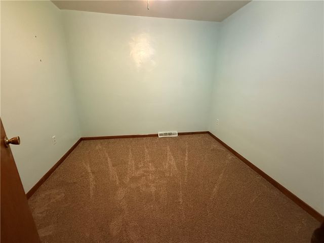 600 Moore Rd, South Franklin, PA 15301